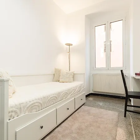 Accogliente Appartamento-10 Min Dal Centro Appartement Genua
