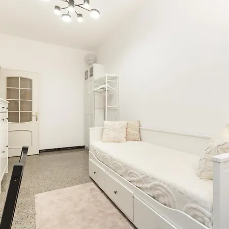 Accogliente Appartamento-10 Min Dal Centro Appartement Genua