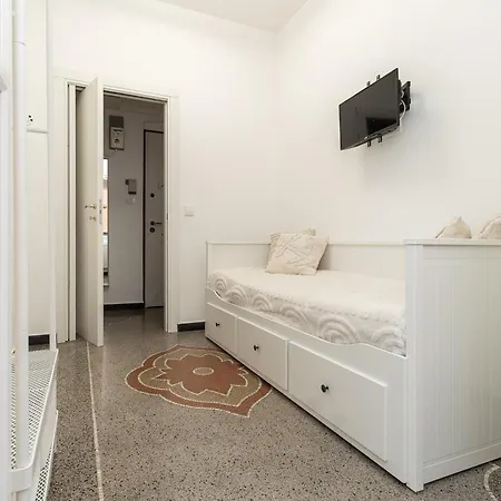 Accogliente Appartamento-10 Min Dal Centro Cenova